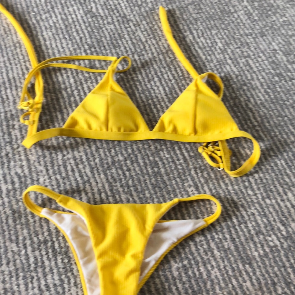 Cheeky yellow ribbed bikini set